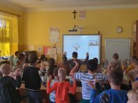 Uczniowie podczas lekcji online, zdj. 1